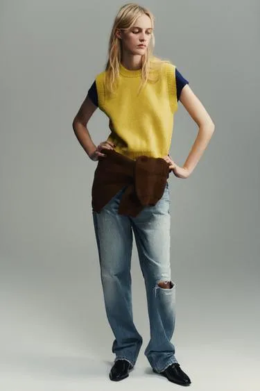 Мягкий трикотажный жилет