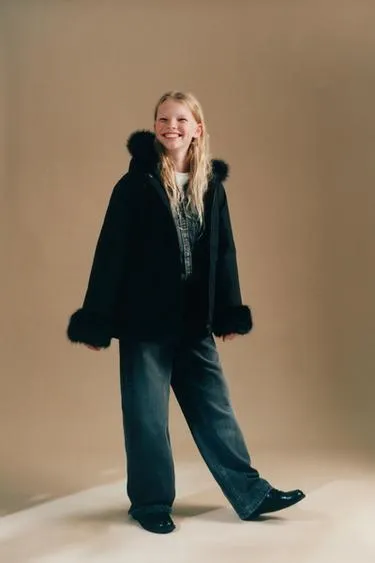 Парка с капюшоном и искусственным мехом- Заказать в России