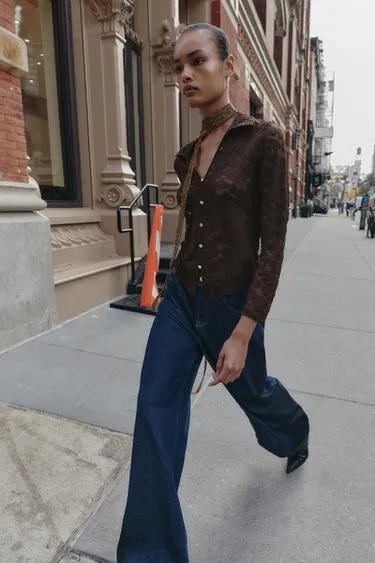 Топ с вышивкой ришелье