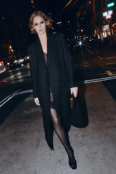 Длинное двубортное пальто