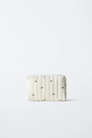 Косметичка с цветочным принтом