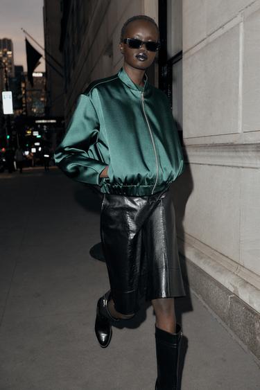 Zara Бомбер из атласа