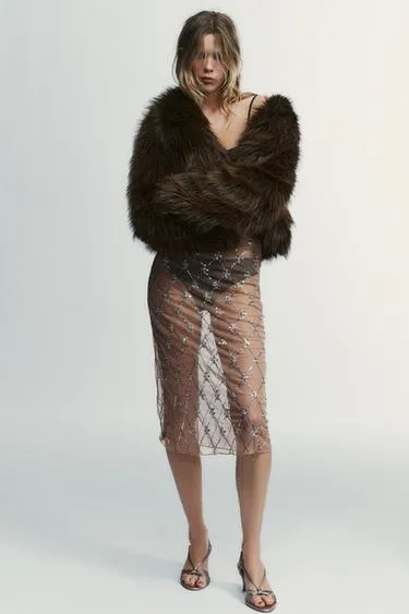 Короткое пальто из искусственного меха