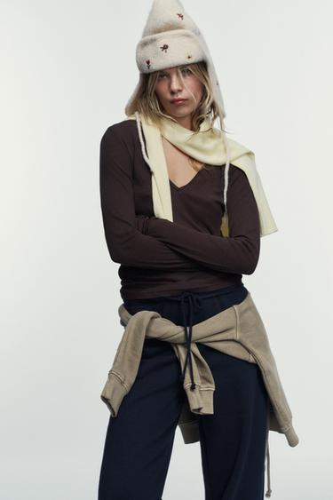 Zara Шапка с ушками и вышивкой