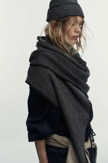 Треугольная бандана с контрастными элементами- Заказать в России