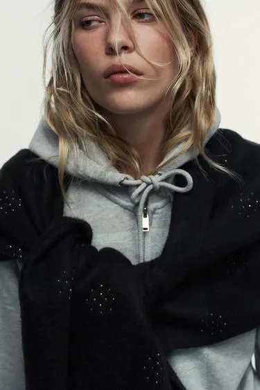 Шарф из шерсти со стразами- Заказать в России