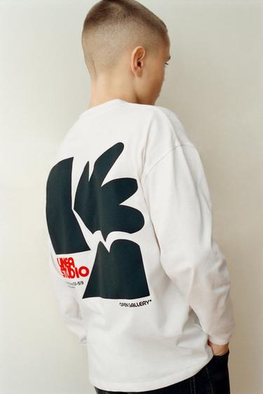 Футболка с рельефным принтом- Заказать в России