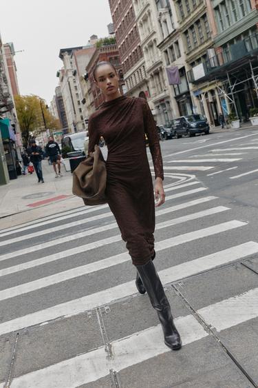 Zara Платье миди с отделкой кружевом и драпировкой