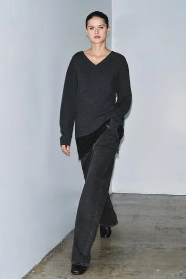 Длинный свитер с контрастным кружевом- Заказать в России