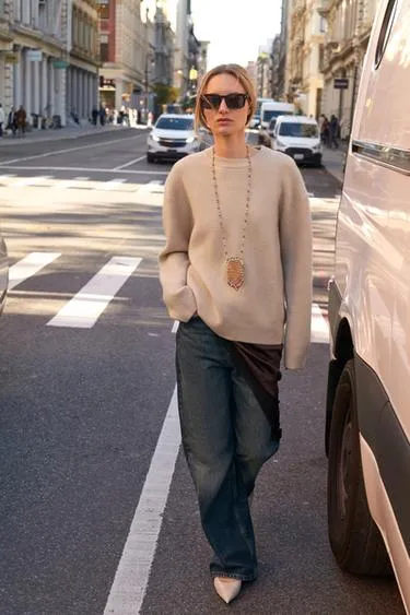 Однотонный свитер