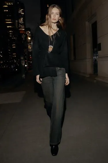 Вязанный свитер с утяжкой на талии- Заказать в России