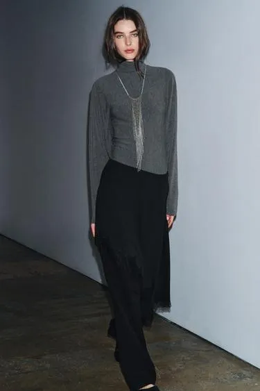 Футболка с воротником-стойкой- Заказать в России