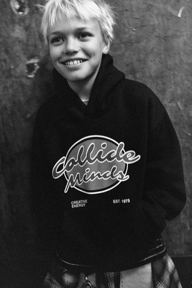 Zara Худи с надписью купить с доставкой.