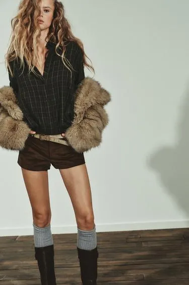 Короткое пальто из искусственного меха- Заказать в России