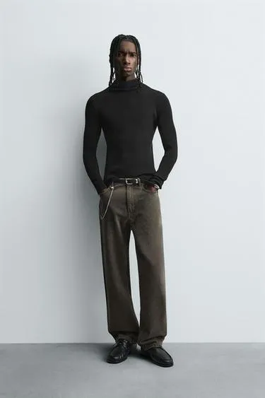 Узкий водолаз с ребристой текстурой