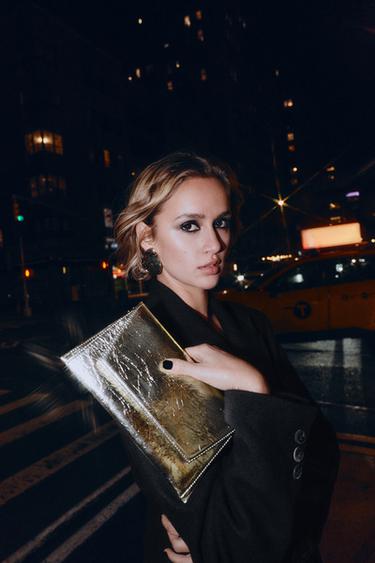 Zara Сумка с рельефным узором и клапаном