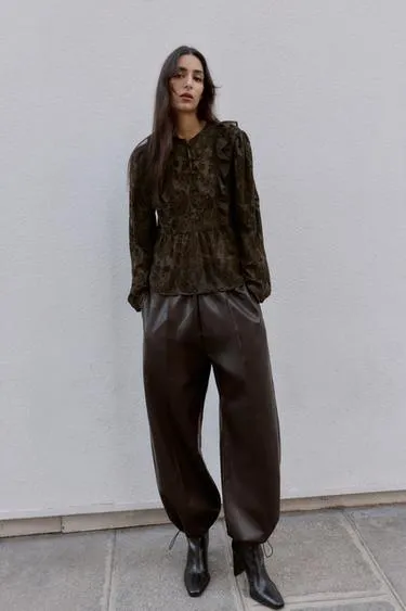 Блуза с воланами и выжженным рисунком- Заказать в России