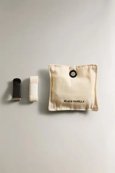 Черный ванильный клип-освежитель для воздуха в автомобиле