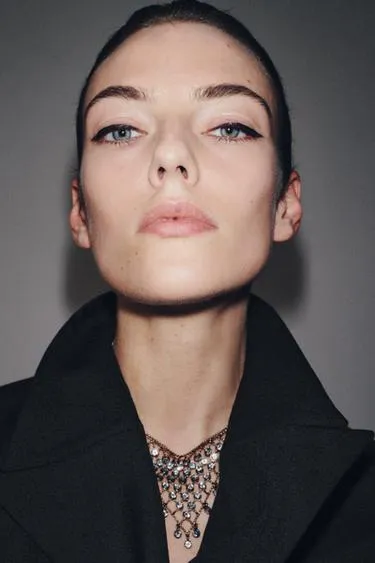 Ожерелье «треугольник» со стразами