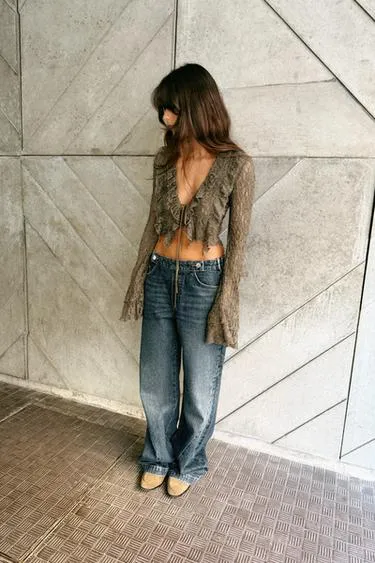 Укороченный кардиган с кружевом и воланами- Заказать в России