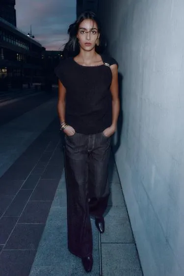 Джерси с брошью и рукавами «крылышко»- Заказать в России