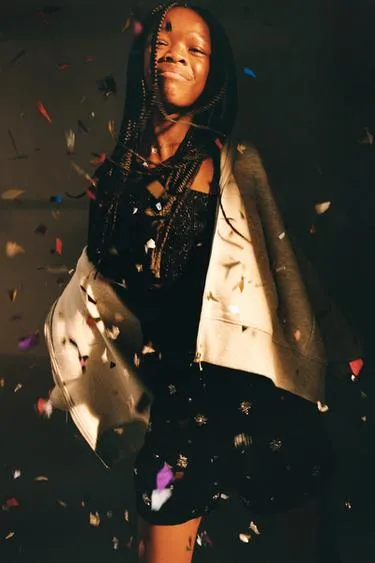 Бархатные шорты-бермуды с бусинами- Заказать в России