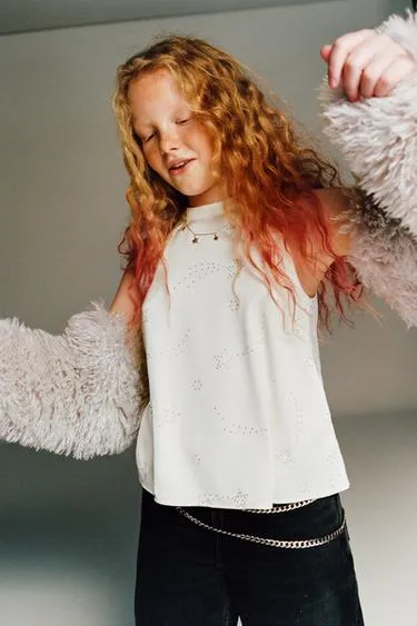 Топ с горловиной халтер и стразами- Заказать в России