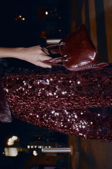 Мини-сумка с тиснением