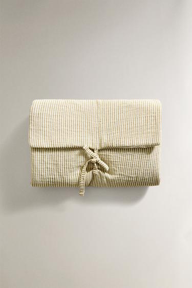 Zara Портативный пеленальный мат из хлопкового муслина в полоску купить с доставкой.