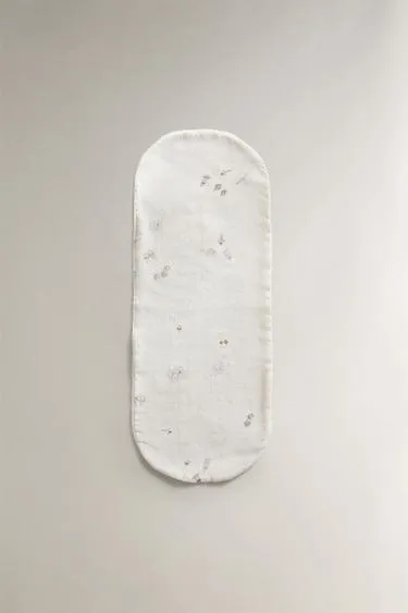 Детский плечевой слюнявчик