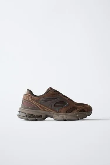 Кроссовки из разных материалов