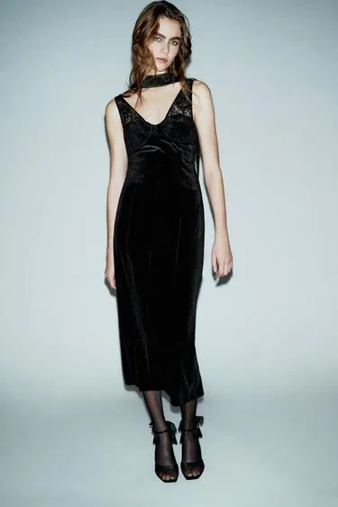 Бархатное платье миди с кружевом