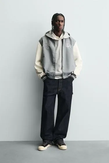 Куртка-бомбер с контрастной вышивкой- Заказать в России