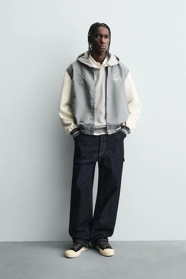 Куртка-бомбер с контрастной вышивкой