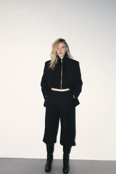 Штаны-джоггеры с полосками и складками