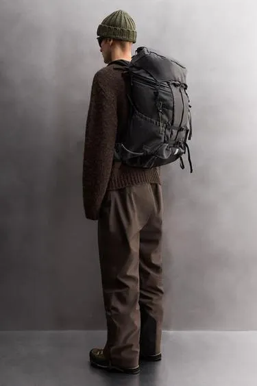 Спортивный рюкзак для горнолыжного спорта