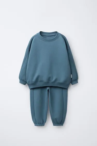 BASIC JOGGING SWEATSHIRT AND JOGGER TROUSERS WITH LABEL
