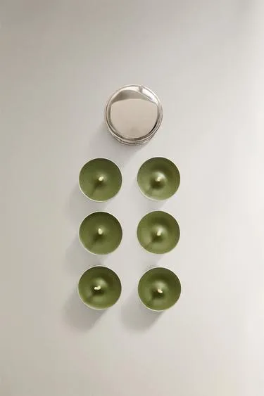 Набор биологически деградируемых чайных свечей с ароматом базилика и серебряной банкой- Заказать в России