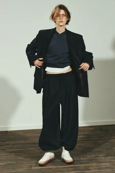 Блейзер в тонкую полоску с карманами- Заказать в России