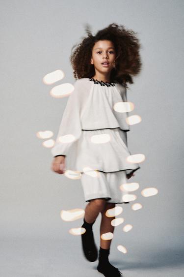 Zara Легкое платье с цветочным украшением