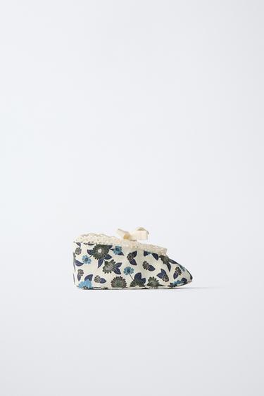 Zara Туфли-балетки с бантом и цветочным узором