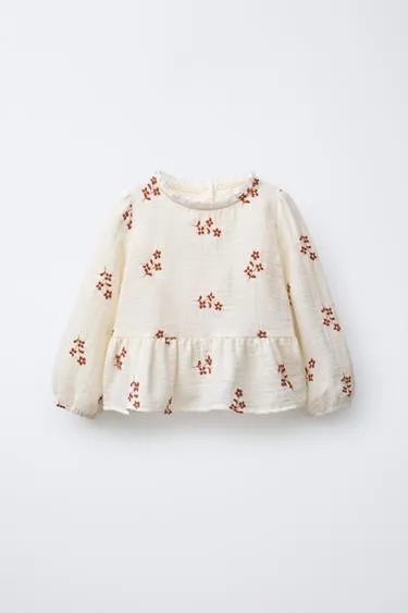 Блуза с вышитыми цветами и кружевом- Заказать в России