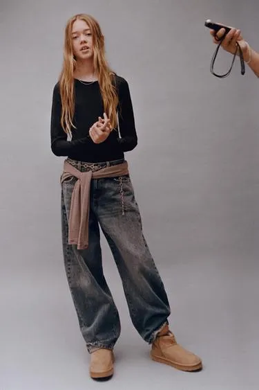 Боди из полиамида с вырезами