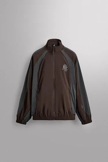 Футбольная куртка из высокотехнологичной ткани в стиле колор-блок- Заказать в России