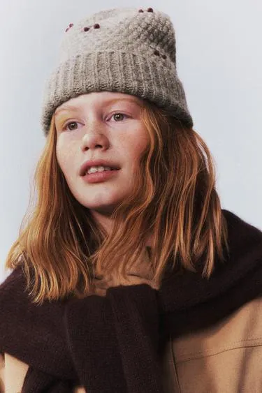 Шапка бини с вышивкой вишен- Заказать в России