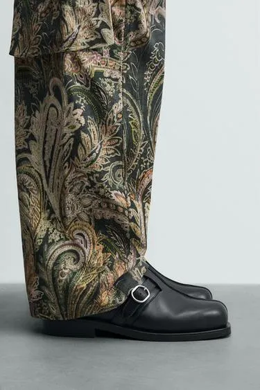 Кожаные сабо с пряжкой LIMITED EDITION