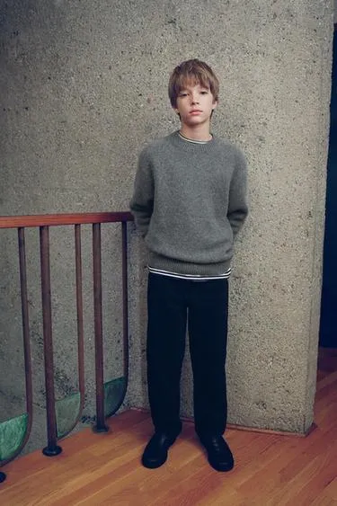 Лонгслив в полоску с нашивкой