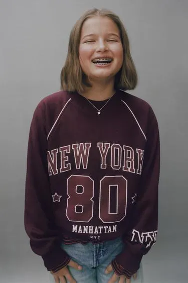 Толстовка с рукавами реглан, текстом и цифрой- Заказать в России