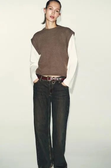 Футболка с контрастным жилетом