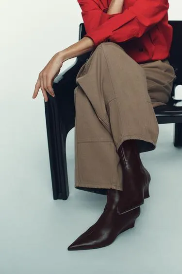 Кожаные ботильоны на танкетке- Заказать в России